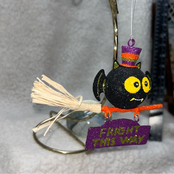 Pier 1 cute bat halloween ornament 4" Fright this way sign glittery - Picture 5 of 10